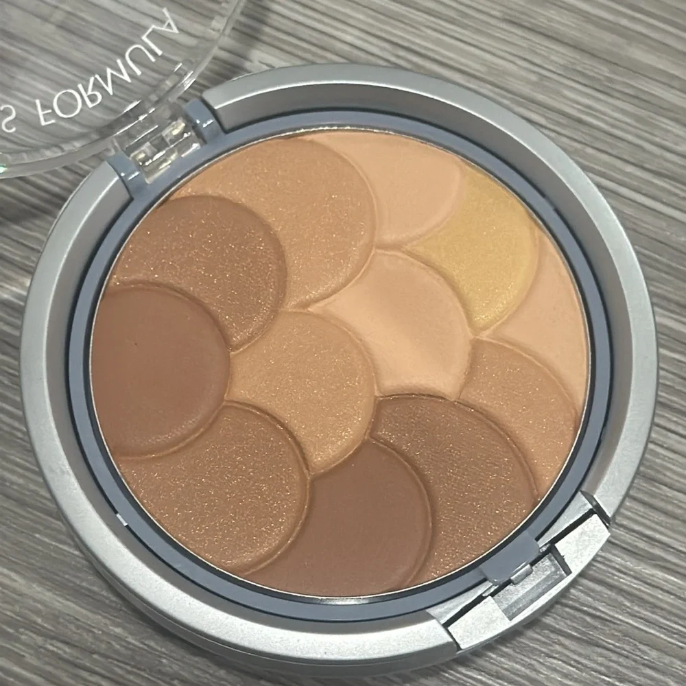 Physicians Formula Magic Mosaic Pressed Powder Light Bronzer Makeup